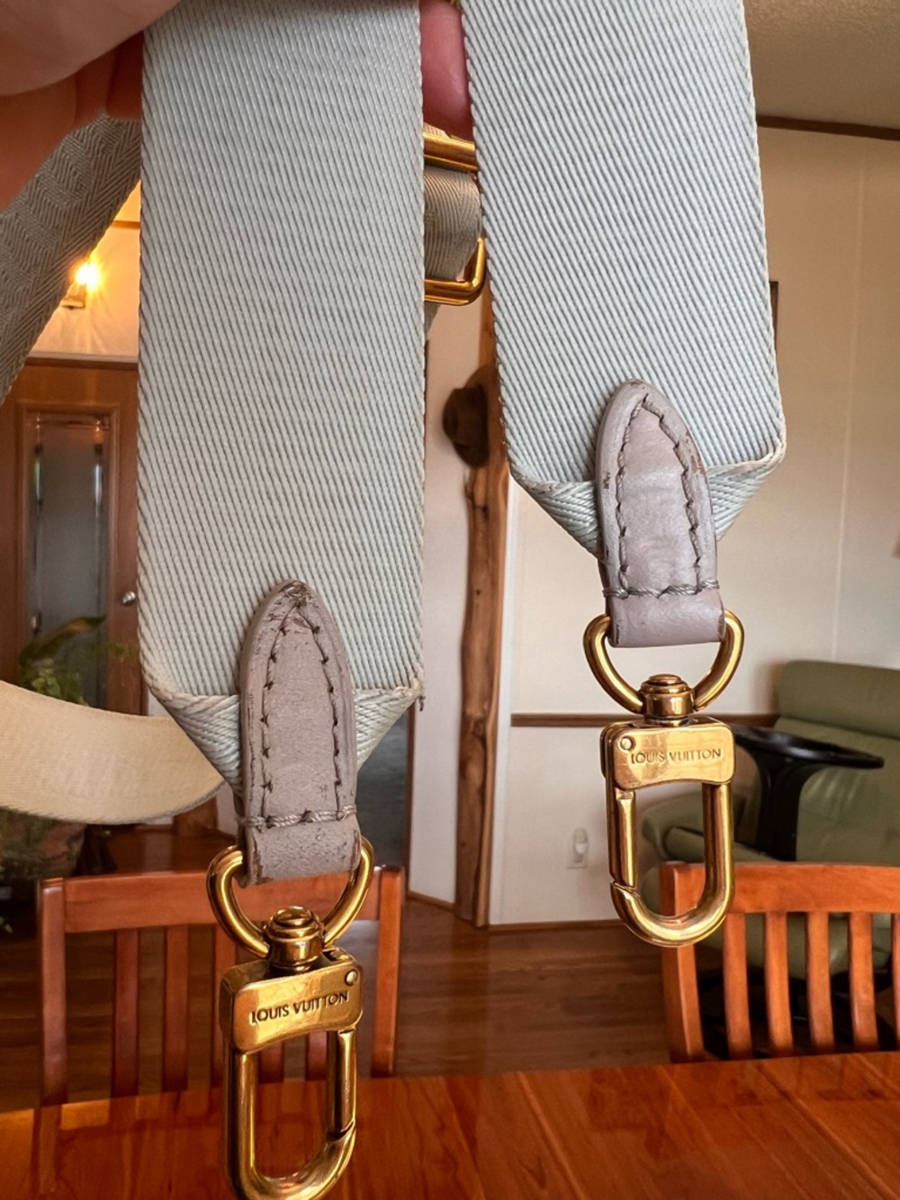 Louis Vuitton Jacquard strap with coin purse - Picture 14 of 17